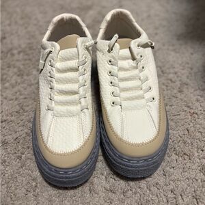 SHEIN Men's Low-Top Sneakers in Off-White, Beige and Gray Sole